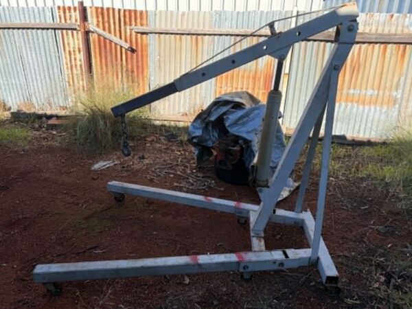 Engine lift jack